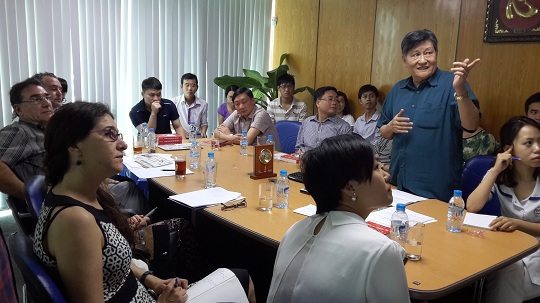 Đoàn chuyên gia công nghệ ADN Argentina làm việc tại Trung tâm CGAT 16.5.2015