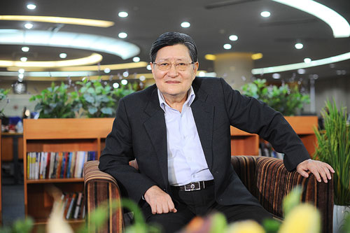 GS.TS Lê Đình Lương tại buổi tọa đàm trên Vnexpress về 