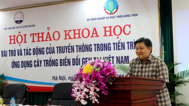 GSTS. Lê Đình Lương  - người sáng lập Trung tâm ADN trong Hội thảo khoa học tại Học viện Báo chí & Tuyền truyền